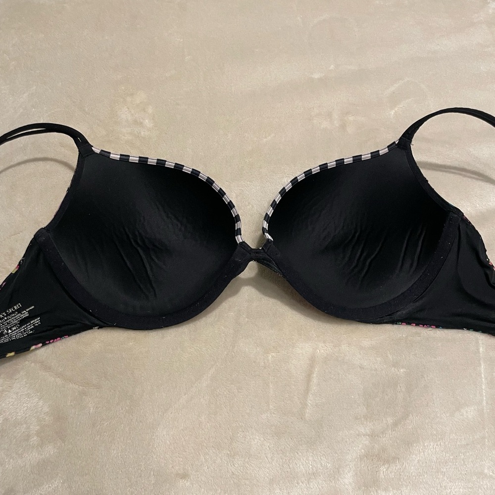 Victoria’s Secret Very Sexy Push Up Bra Size 34DD - Picture 6 of 8